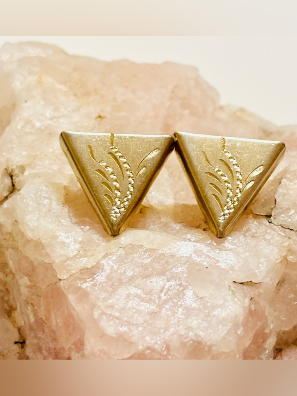 Vintage Gold Tone Etched Cowgirl Collar Tips